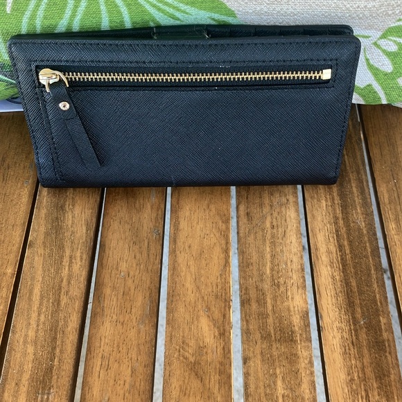 Authentic Kate Spade New York Cameron Large Slim Bifold wallet. - Picture 2 of 11